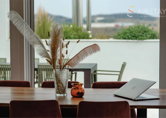 Akali Apartment Airport By Airstay
